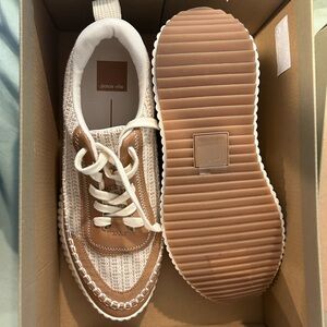 NEVER WORN dolce vita sneaker